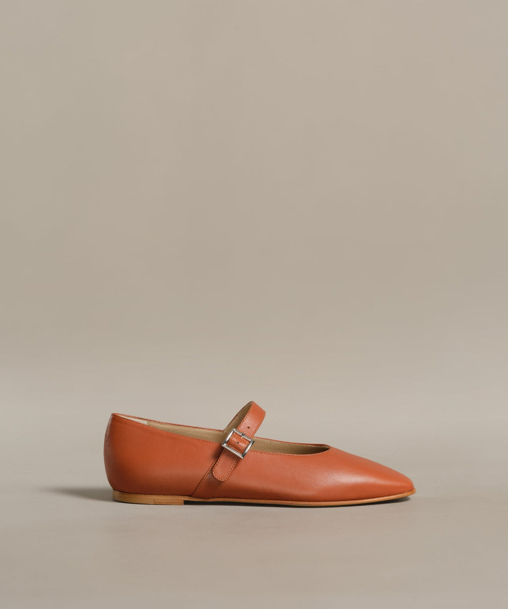 Lana Flat